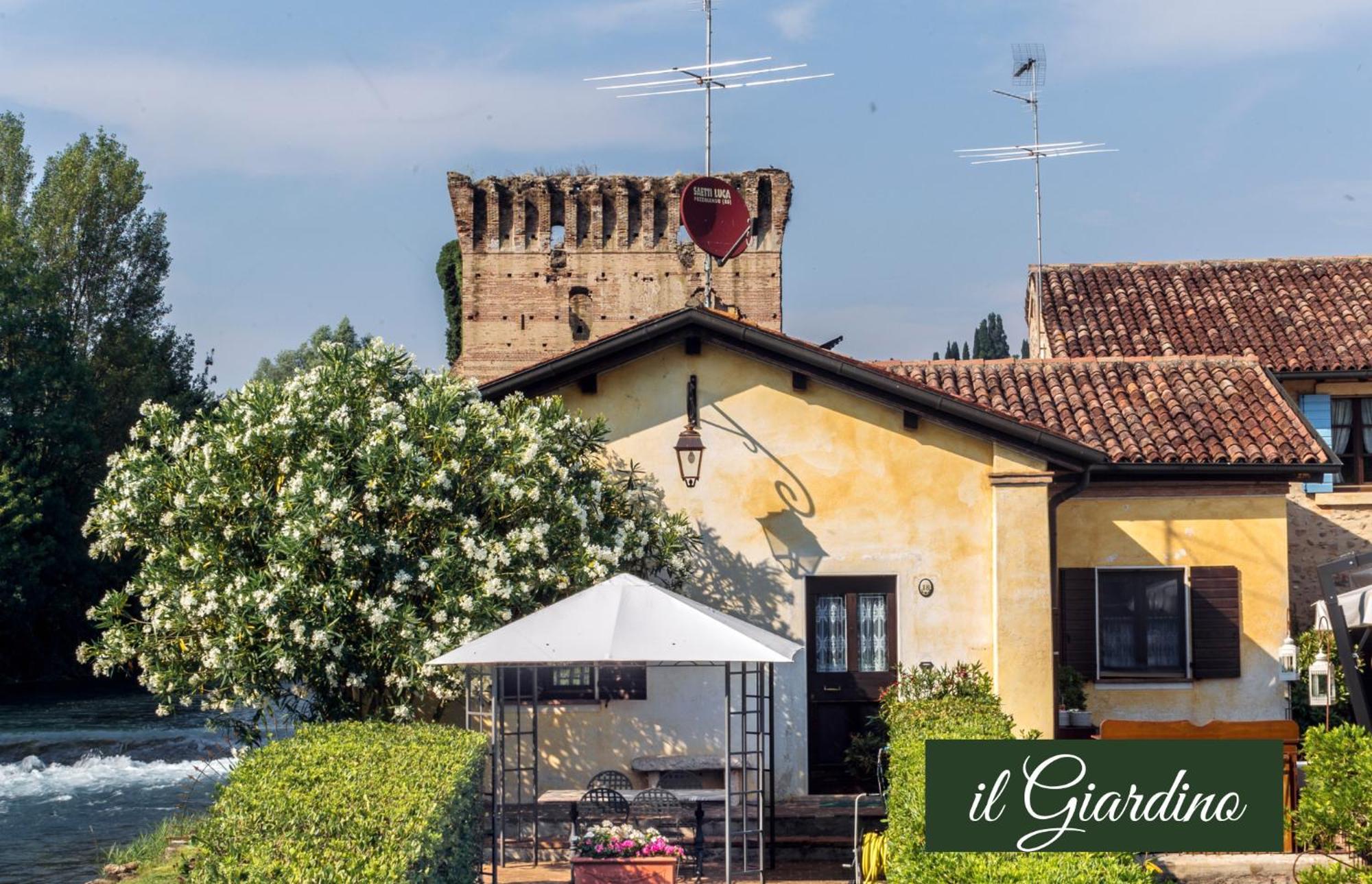 Il Borghetto Vacanze Nei Mulini Valeggio sul Mincio Bilik gambar